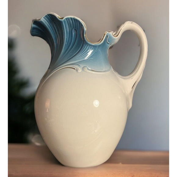 Villeroy and Boch (Mettlach) Antique Pitcher w/ Wash Basin (4 pieces) - Picture 2 of 9